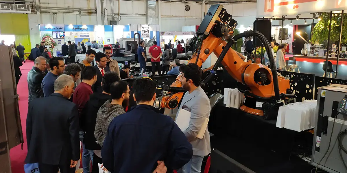 حضور مگاماشین در نمایشگاه بین المللی صنعت تهران 1402